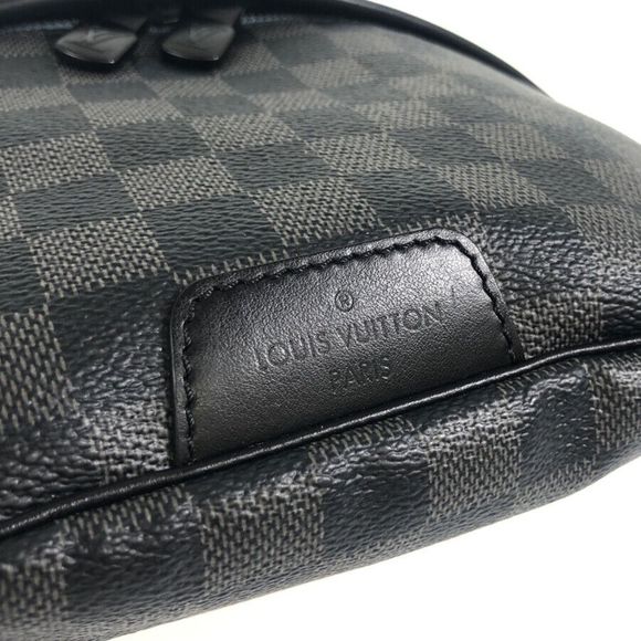 LOUIS VUITTON Damier Graffit Discovery Bum Bag Waist Pouch - Picture 5 of 10